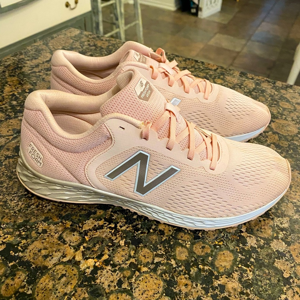 Women’s Fresh Foam New Balance Sneakers Light Pink Size 8WM Unisex | Men’s 6.5
